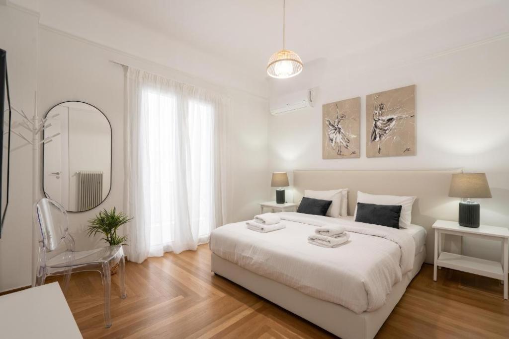 Vibrant Urban Getaway: Modern 1-Bedroom Near Bars, Parks, And Metro 雅典 外观 照片