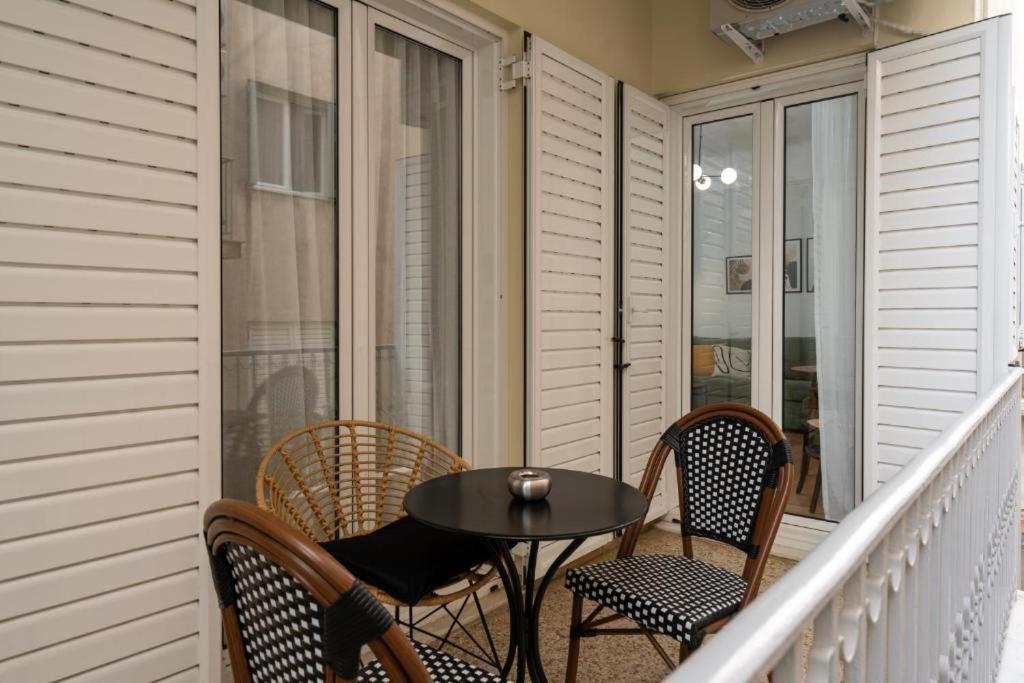 Vibrant Urban Getaway: Modern 1-Bedroom Near Bars, Parks, And Metro 雅典 外观 照片
