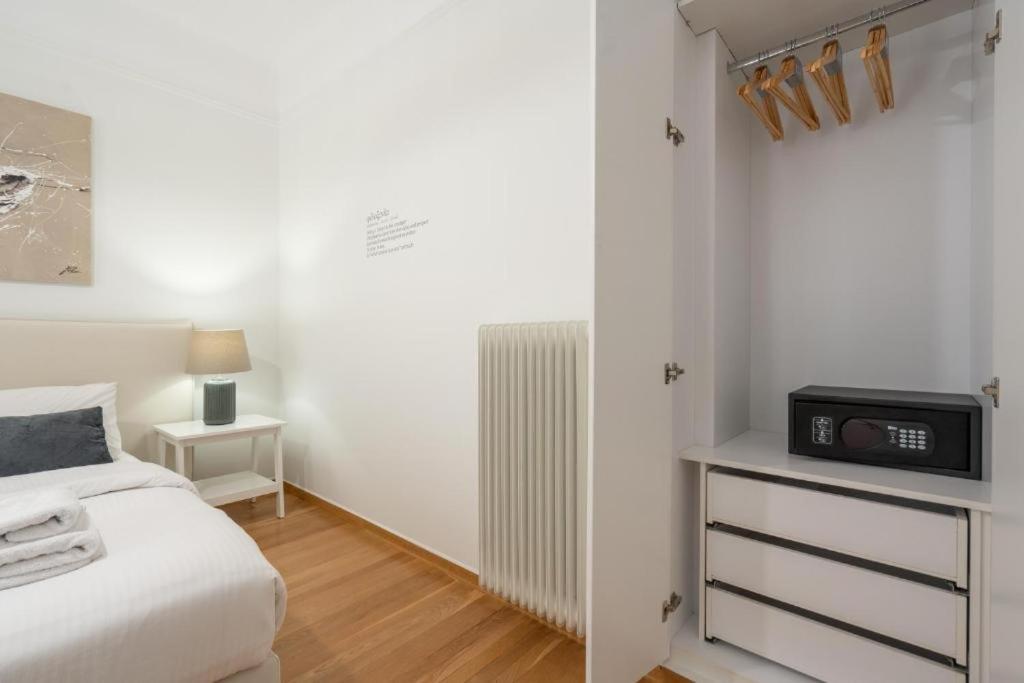 Vibrant Urban Getaway: Modern 1-Bedroom Near Bars, Parks, And Metro 雅典 外观 照片