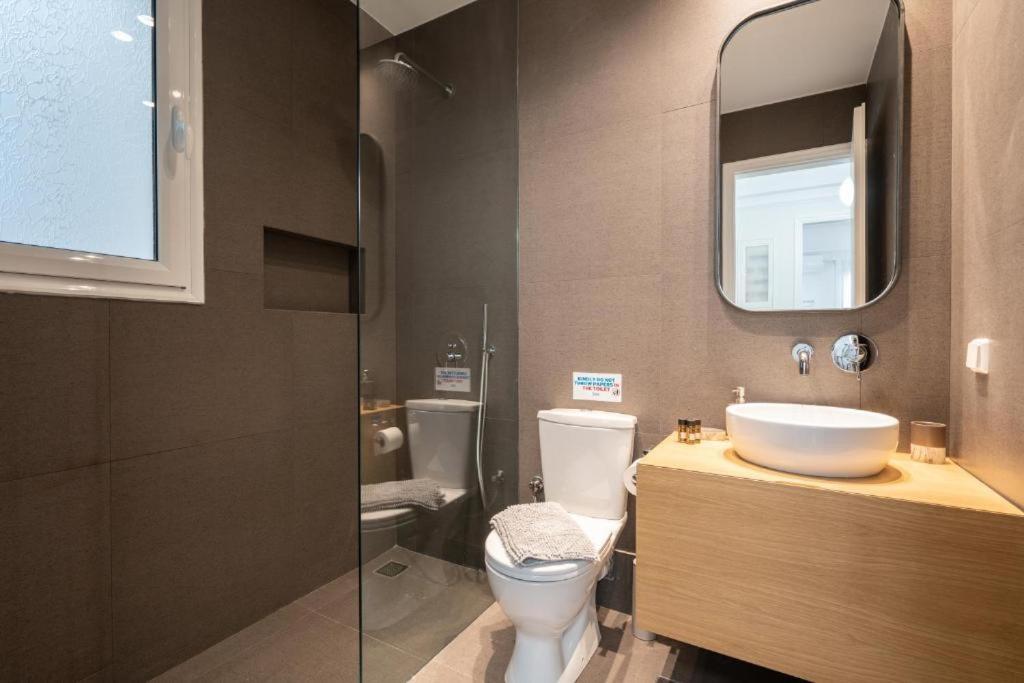 Vibrant Urban Getaway: Modern 1-Bedroom Near Bars, Parks, And Metro 雅典 外观 照片